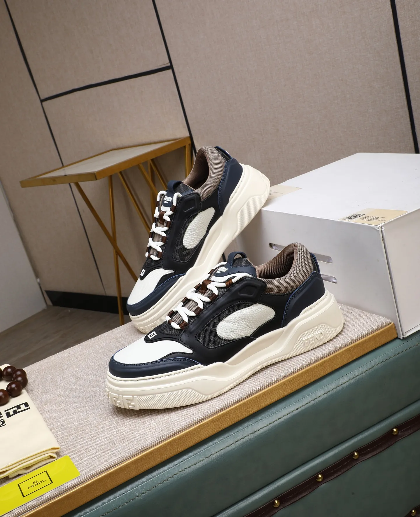Men's shoes 💰820 [FENDI] Fendi - High-end quality original casual sports shoes - Upper: Nappa calfskin, pebbled calfskin, tongue and heel; injection molded brand logo plastic module - Lining: brand canvas - Outsole: ultra-light TPR foam·rubber; molded outsole -Super high quality control·Fine workmanship: highlighted (high-end·luxury·grade) -Size :39-44 (38, 45, can be customized)